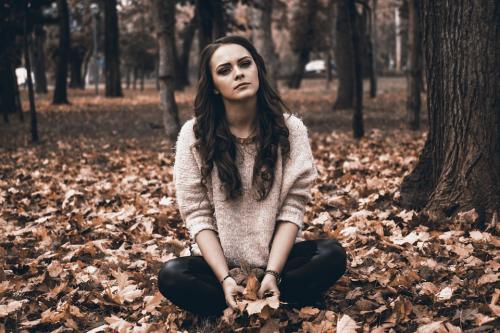 Az introvertált nők - 5 tipp introvertált nőknek – sokszor vágynak magányra, egyedüllétre.